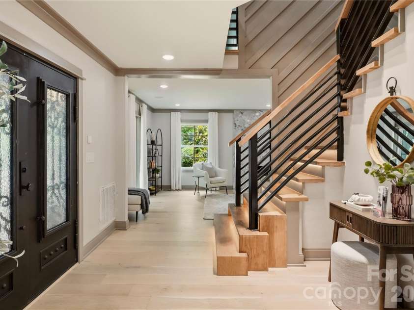2919 Colony Road, Charlotte, NC 28211.  MLS# CAR4391510, YatesRealty ID 33916. 