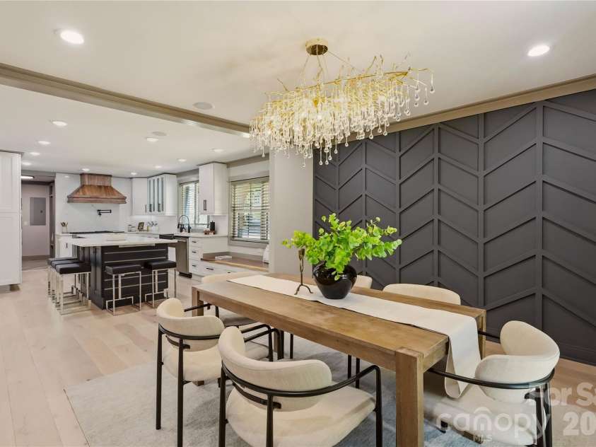 2919 Colony Road, Charlotte, NC 28211.  MLS# CAR4391510, YatesRealty ID 33916. 