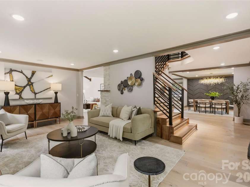 2919 Colony Road, Charlotte, NC 28211.  MLS# CAR4391510, YatesRealty ID 33916. 