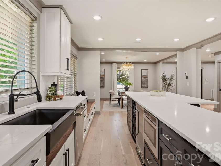 2919 Colony Road, Charlotte, NC 28211.  MLS# CAR4391510, YatesRealty ID 33916. 