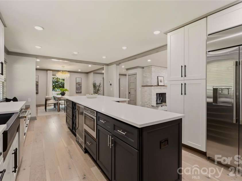 2919 Colony Road, Charlotte, NC 28211.  MLS# CAR4391510, YatesRealty ID 33916. 