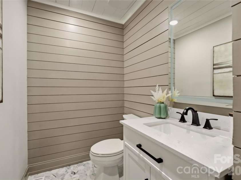2919 Colony Road, Charlotte, NC 28211.  MLS# CAR4391510, YatesRealty ID 33916. 