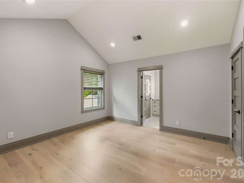 2919 Colony Road, Charlotte, NC 28211.  MLS# CAR4391510, YatesRealty ID 33916. 