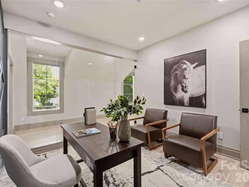2919 Colony Road, Charlotte, NC 28211.  MLS# CAR4391510, YatesRealty ID 33916. Private Office Space Above Garage