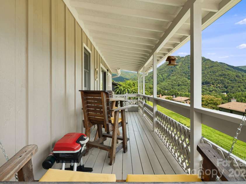 80 Sapphire Lane, Maggie Valley, NC 28751.  MLS# CAR4294569, YatesRealty ID 33916. 