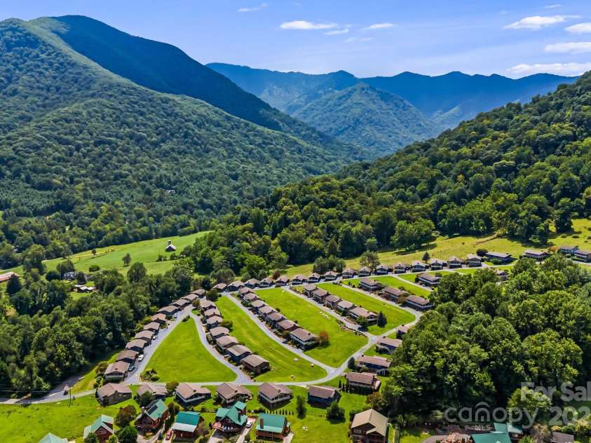 80 Sapphire Lane, Maggie Valley, NC 28751.  MLS# CAR4294569, YatesRealty ID 33916. 