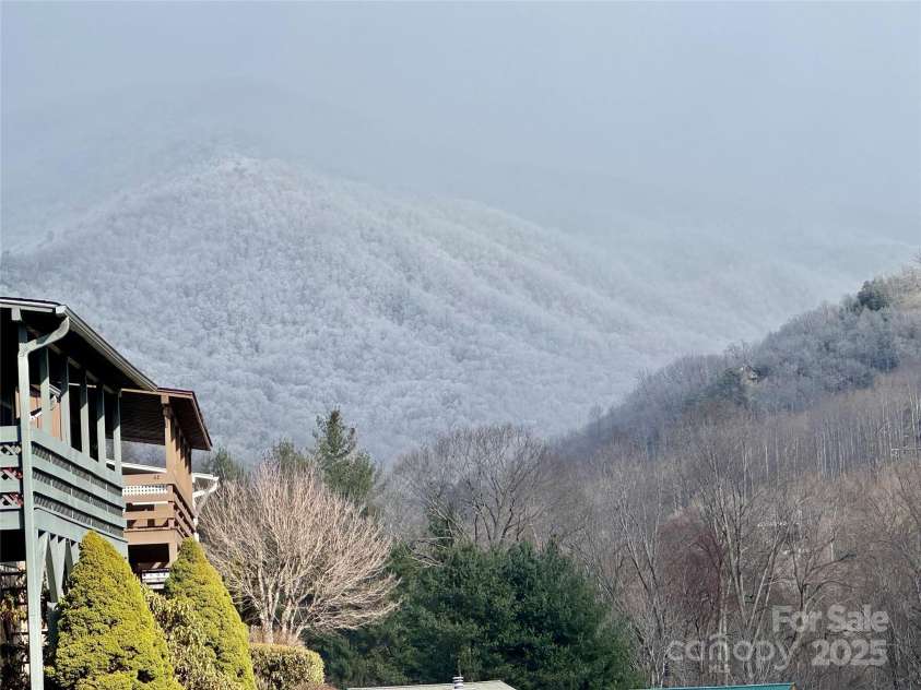 80 Sapphire Lane, Maggie Valley, NC 28751.  MLS# CAR4294569, YatesRealty ID 33916. 