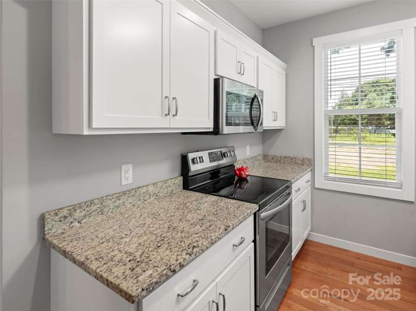 862 Sand Hill Road, Asheville, NC 28806.  MLS# CAR4284247, YatesRealty ID 33917. 