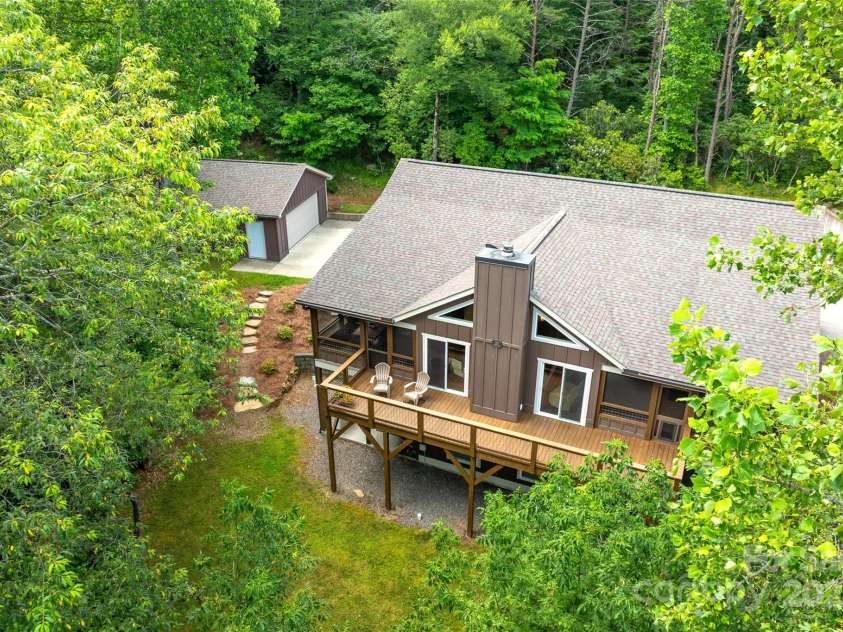 55 Lake Drive, Fairview, NC 28730.  MLS# CAR4272386, YatesRealty ID 33918. Totally private