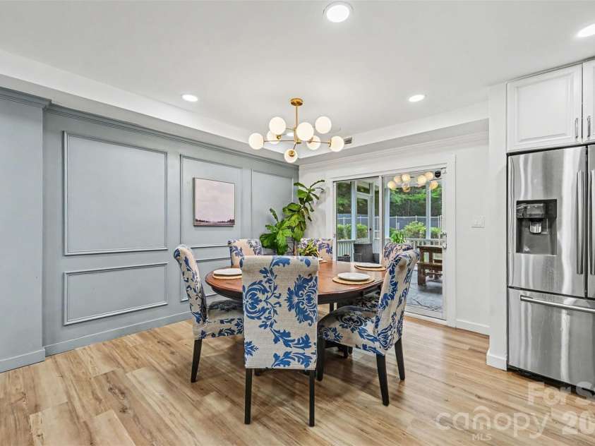 5821 Shadow Creek Road, Charlotte, NC 28226.  MLS# CAR4396133, YatesRealty ID 33918. 