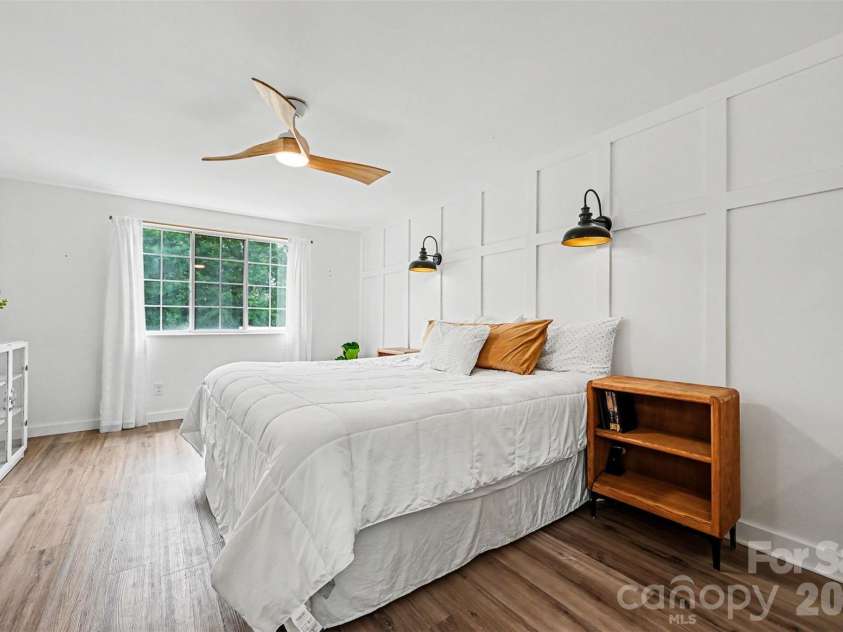 5821 Shadow Creek Road, Charlotte, NC 28226.  MLS# CAR4396133, YatesRealty ID 33918. 