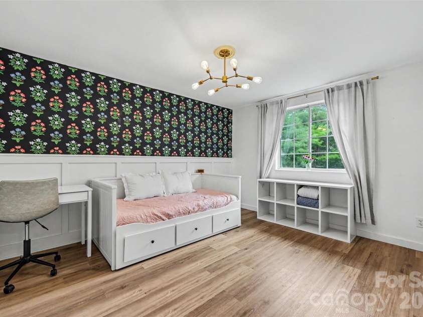5821 Shadow Creek Road, Charlotte, NC 28226.  MLS# CAR4396133, YatesRealty ID 33918. 