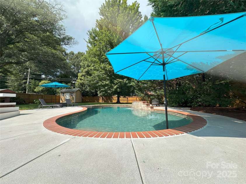 537 Cooper Drive, Charlotte, NC 28210.  MLS# CAR4295010, YatesRealty ID 33919. 