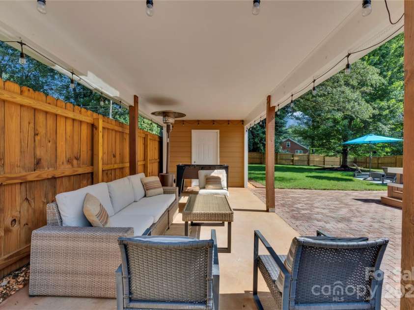 537 Cooper Drive, Charlotte, NC 28210.  MLS# CAR4295010, YatesRealty ID 33919. 