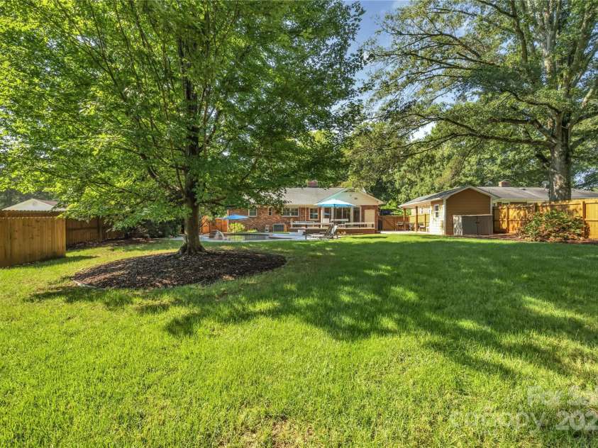 537 Cooper Drive, Charlotte, NC 28210.  MLS# CAR4295010, YatesRealty ID 33919. 