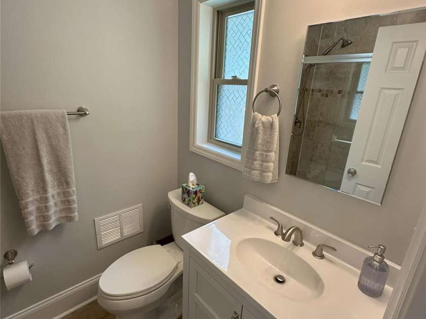 537 Cooper Drive, Charlotte, NC 28210.  MLS# CAR4295010, YatesRealty ID 33919. 