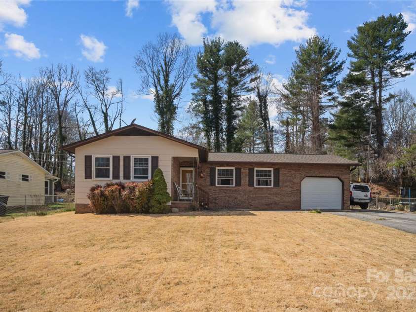 121 Upward Acres Street, East Flat Rock, NC 28726.  MLS# CAR4239704, YatesRealty ID 3392. 