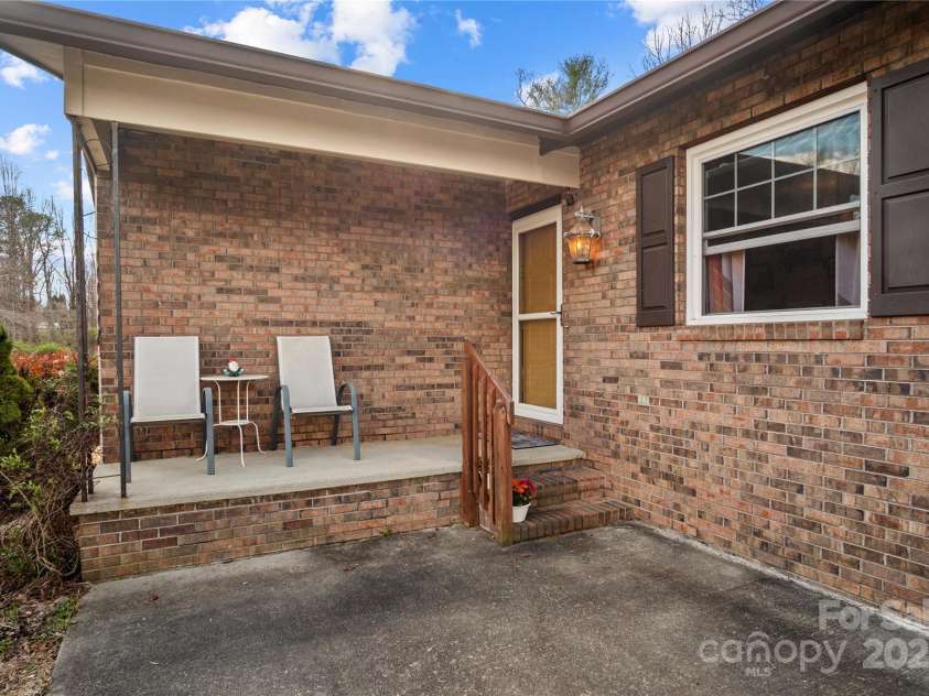121 Upward Acres Street, East Flat Rock, NC 28726.  MLS# CAR4239704, YatesRealty ID 3392. 