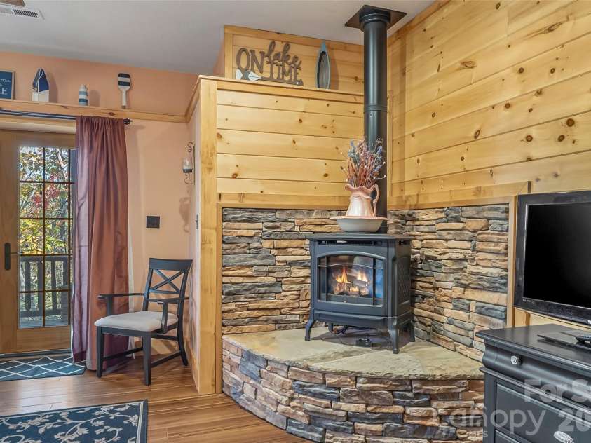143 Nature Walk Drive, Marion, NC 28752.  MLS# CAR4334363, YatesRealty ID 3392. 