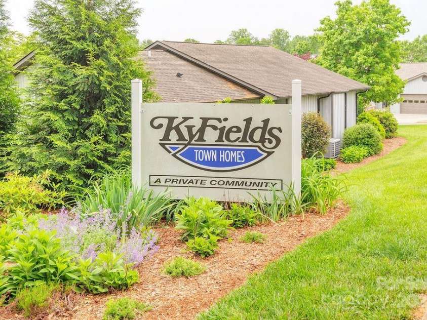 433 Kyfields Drive, Weaverville, NC 28787.  MLS# CAR4273875, YatesRealty ID 33920. 