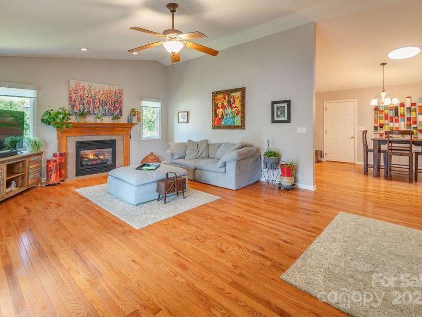 433 Kyfields Drive, Weaverville, NC 28787.  MLS# CAR4273875, YatesRealty ID 33920. 