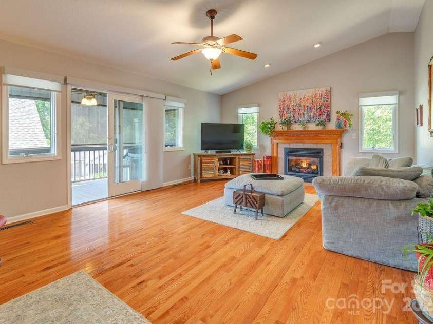 433 Kyfields Drive, Weaverville, NC 28787.  MLS# CAR4273875, YatesRealty ID 33920. 