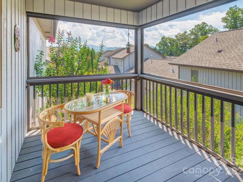 433 Kyfields Drive, Weaverville, NC 28787.  MLS# CAR4273875, YatesRealty ID 33920. 