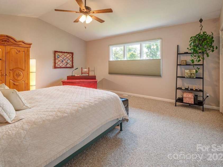 433 Kyfields Drive, Weaverville, NC 28787.  MLS# CAR4273875, YatesRealty ID 33920. 