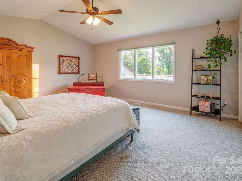 433 Kyfields Drive, Weaverville, NC 28787.  MLS# CAR4273875, YatesRealty ID 33920. 