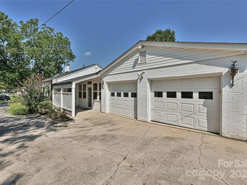 145 Magnolia Street, Mooresville, NC 28115.  MLS# CAR4292892, YatesRealty ID 33922. 2 Car Garage