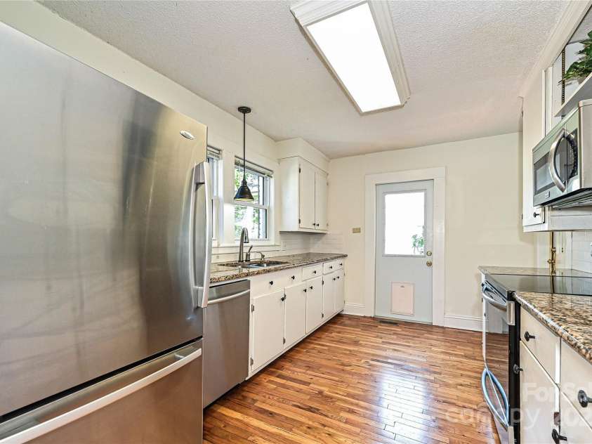 145 Magnolia Street, Mooresville, NC 28115.  MLS# CAR4292892, YatesRealty ID 33922. Kitchen