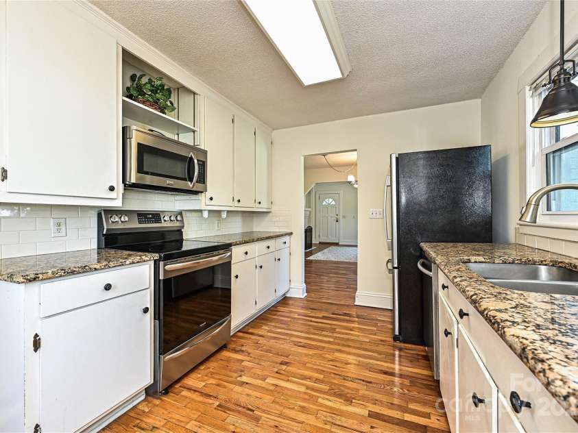 145 Magnolia Street, Mooresville, NC 28115.  MLS# CAR4292892, YatesRealty ID 33922. Kitchen