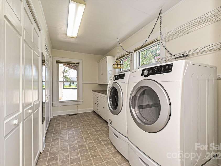 145 Magnolia Street, Mooresville, NC 28115.  MLS# CAR4292892, YatesRealty ID 33922. Laundry/ Primary Bedroom closet