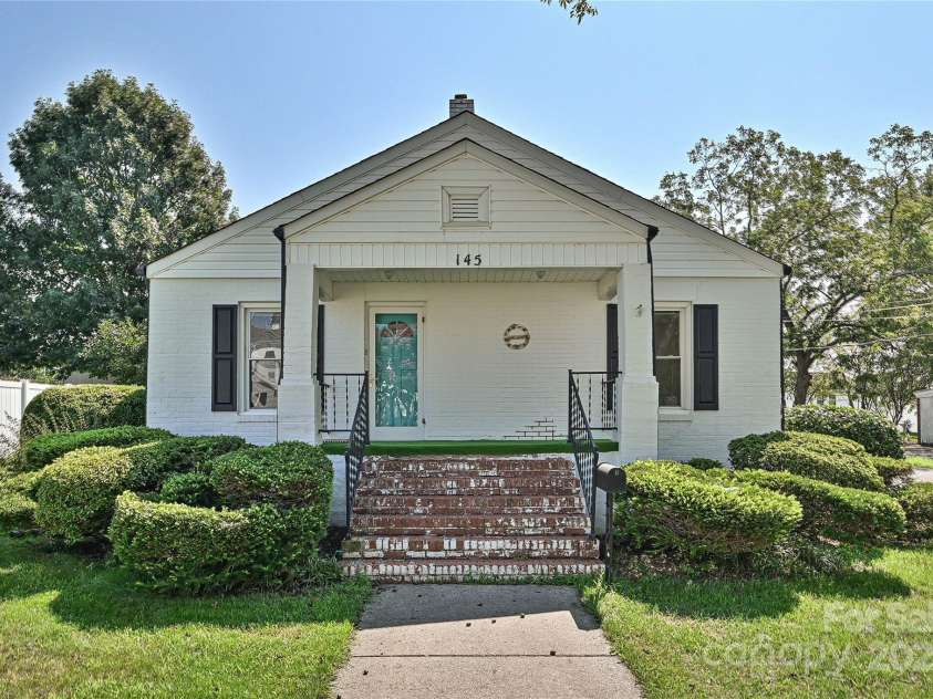 145 Magnolia Street, Mooresville, NC 28115.  MLS# CAR4292892, YatesRealty ID 33922. Welcome to 145 N Magnolia Street Mooresville NC