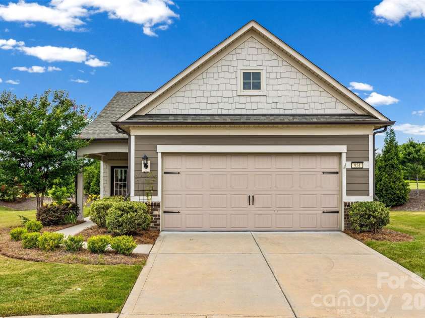 954 Sunrise Lane, Fort Mill, SC 29715.  MLS# CAR4393538, YatesRealty ID 33922. 