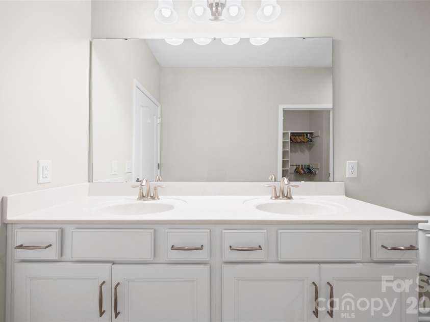 954 Sunrise Lane, Fort Mill, SC 29715.  MLS# CAR4393538, YatesRealty ID 33922. 