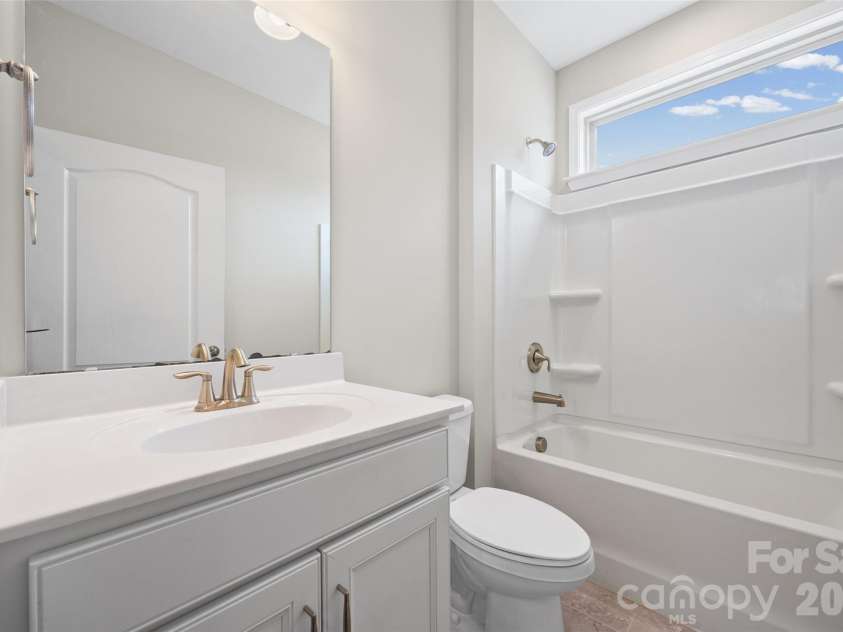 954 Sunrise Lane, Fort Mill, SC 29715.  MLS# CAR4393538, YatesRealty ID 33922. 