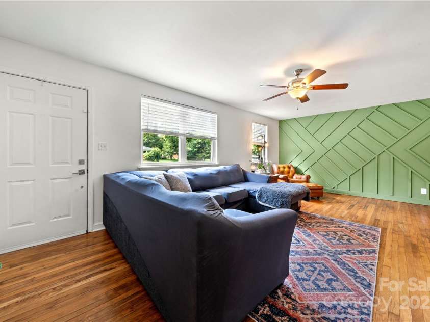 3725 Sudbury Road, Charlotte, NC 28205.  MLS# CAR4289202, YatesRealty ID 33923. 