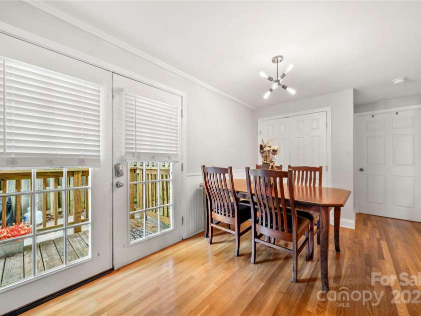 3725 Sudbury Road, Charlotte, NC 28205.  MLS# CAR4289202, YatesRealty ID 33923. 