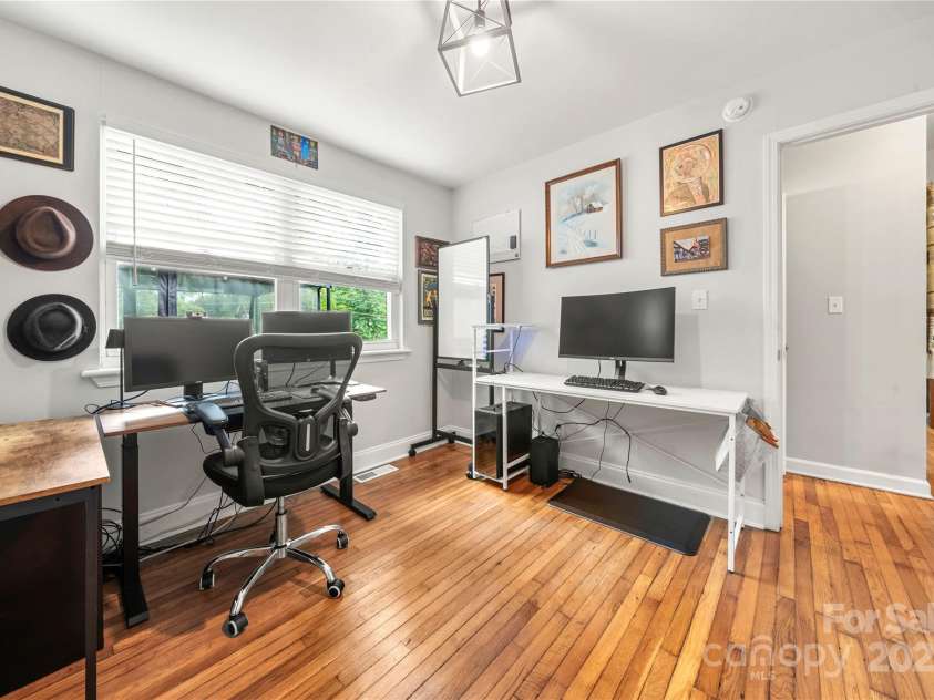 3725 Sudbury Road, Charlotte, NC 28205.  MLS# CAR4289202, YatesRealty ID 33923. 