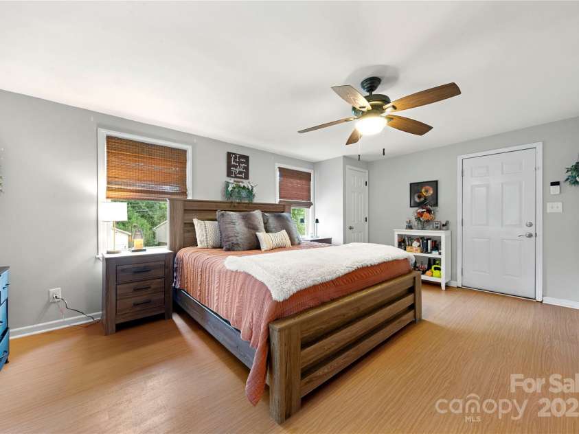 3725 Sudbury Road, Charlotte, NC 28205.  MLS# CAR4289202, YatesRealty ID 33923. Primary Bedroom w/ back yard & deck access