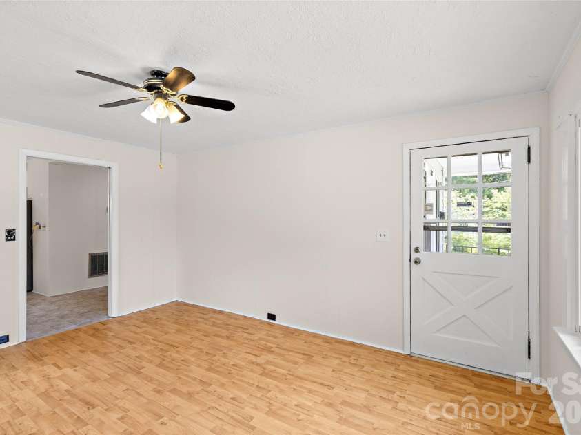 803 Weldon Street, Gastonia, NC 28052.  MLS# CAR4394919, YatesRealty ID 33923. 