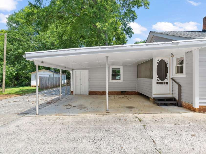 803 Weldon Street, Gastonia, NC 28052.  MLS# CAR4394919, YatesRealty ID 33923. 