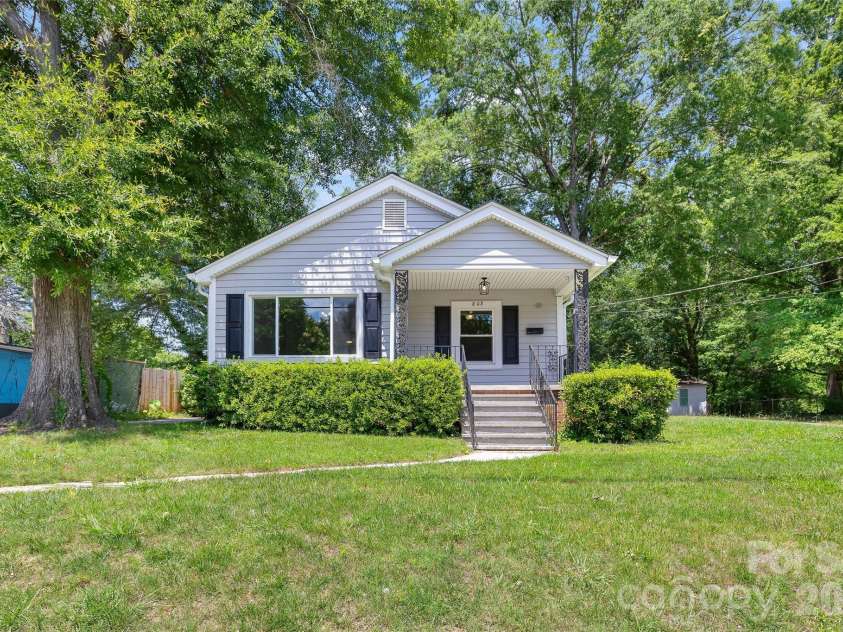 803 Weldon Street, Gastonia, NC 28052.  MLS# CAR4394919, YatesRealty ID 33923. 