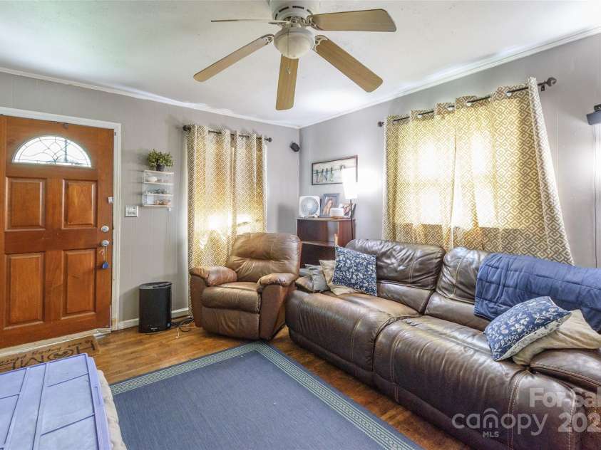 503 Caroline Avenue, Lowell, NC 28098.  MLS# CAR4289957, YatesRealty ID 33924. 