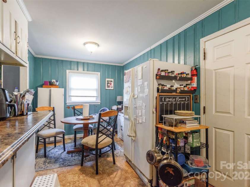 503 Caroline Avenue, Lowell, NC 28098.  MLS# CAR4289957, YatesRealty ID 33924. 