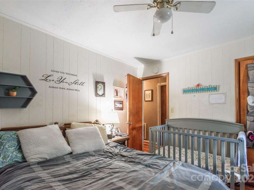 503 Caroline Avenue, Lowell, NC 28098.  MLS# CAR4289957, YatesRealty ID 33924. 