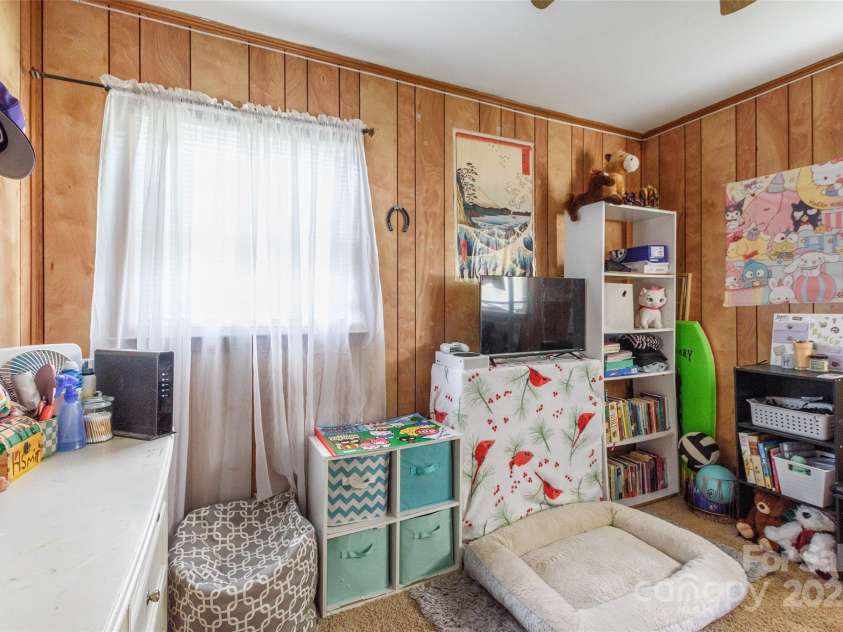 503 Caroline Avenue, Lowell, NC 28098.  MLS# CAR4289957, YatesRealty ID 33924. 