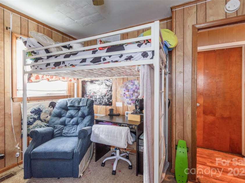 503 Caroline Avenue, Lowell, NC 28098.  MLS# CAR4289957, YatesRealty ID 33924. 