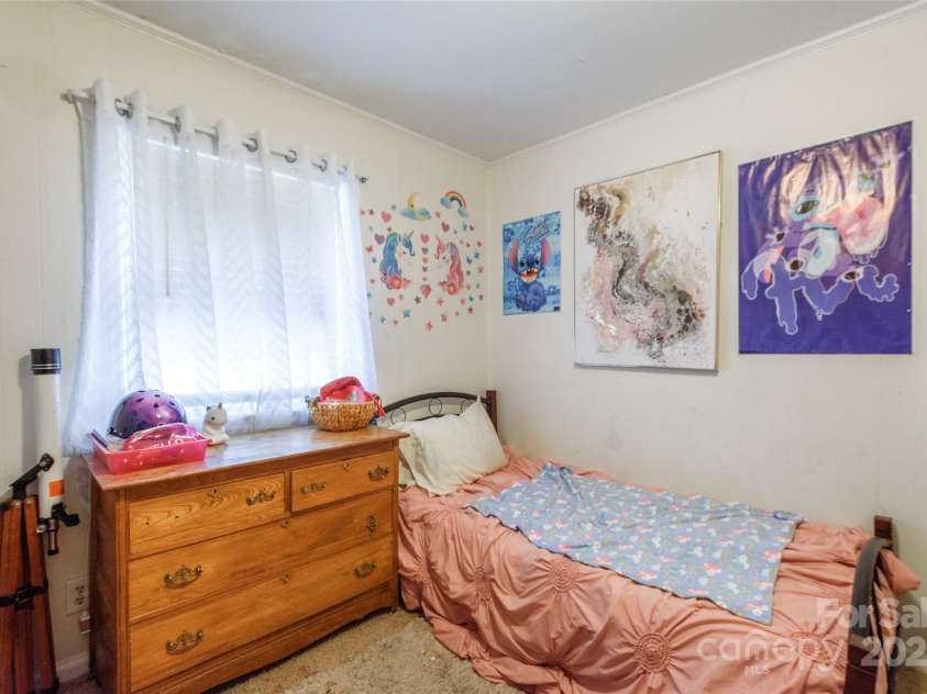 503 Caroline Avenue, Lowell, NC 28098.  MLS# CAR4289957, YatesRealty ID 33924. 